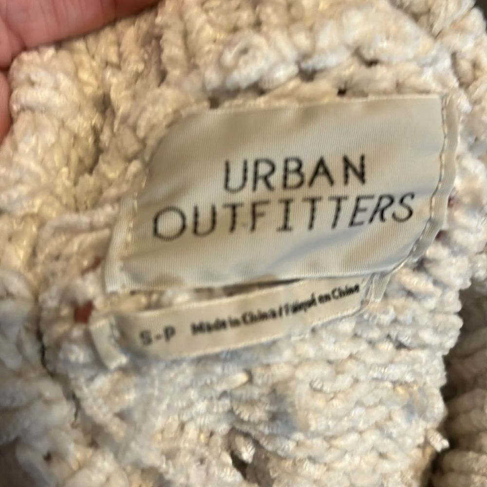 Urban Outfitters Off White Shaggy Cropped Mock Neck Pullover Sweater Boho - Picture 9 of 9